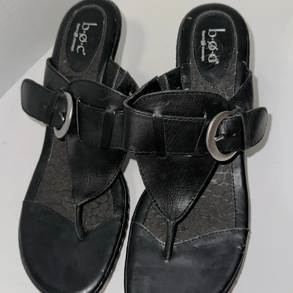 bõøc b.o.c Born Concepts Women’s leather flower flip flops sandals